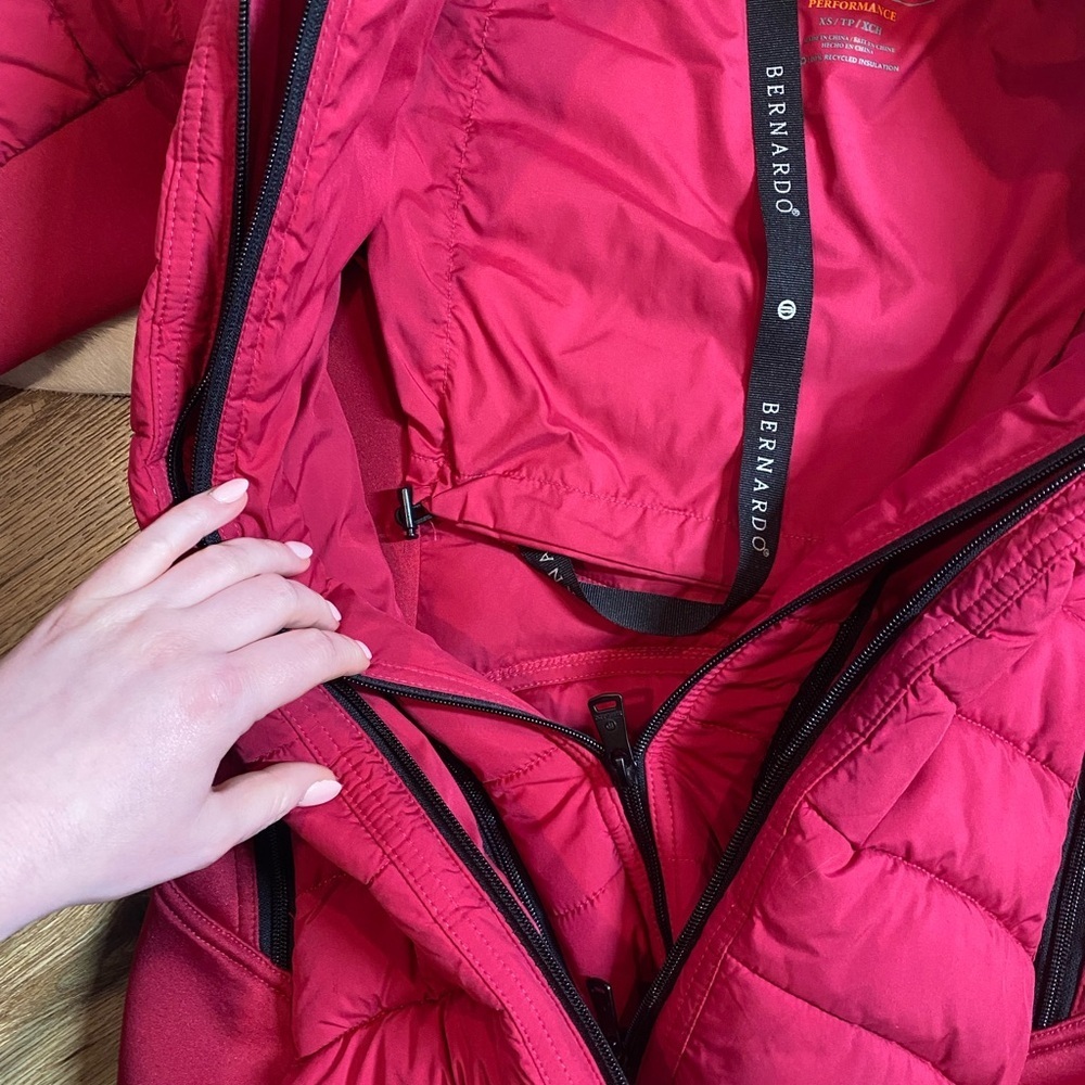 Bernardo Hooded Quilted Water Repellent Jacket - Picture 9 of 11